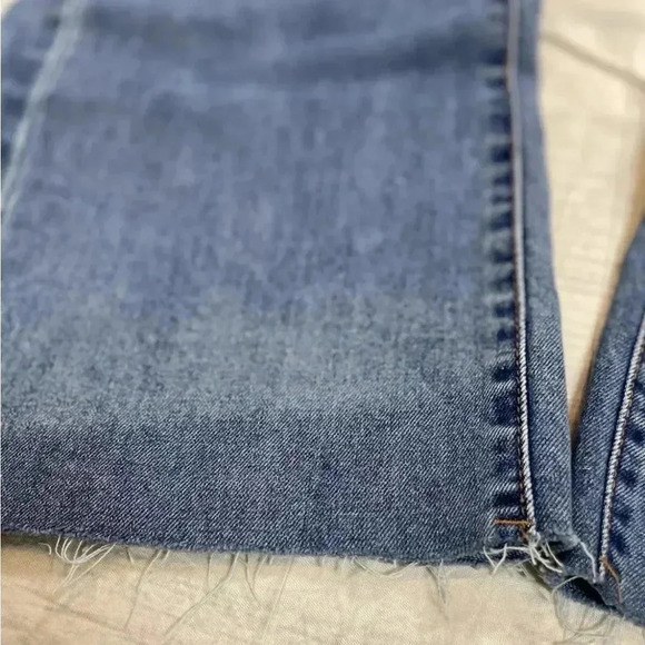 Princess Polly Boundless Denim Cut Raw Hem Blue Jeans Women’s Size 8 Classic - Picture 8 of 16